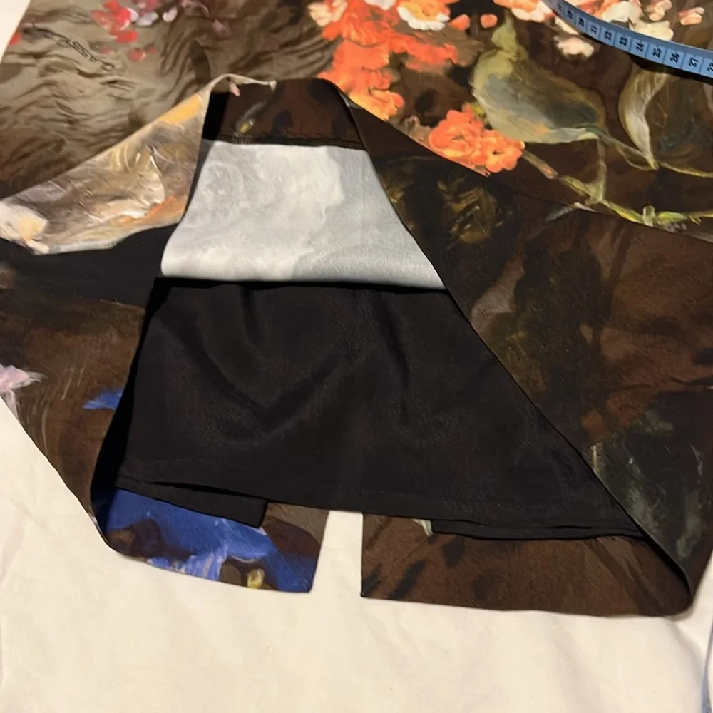 ROBERTO CAVALLI skirt, size 8 - Picture 10 of 12